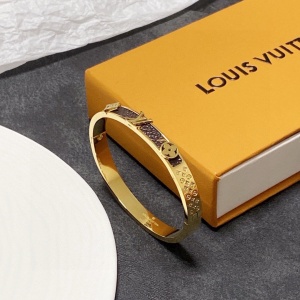 $29.00,Louis Vuitton Bracelet For Women # 295594
