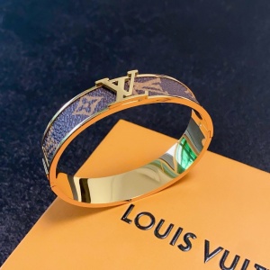 $29.00,Louis Vuitton Bracelet For Women # 295611