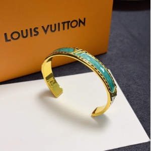 $29.00,Louis Vuitton Bracelet For Women # 295615