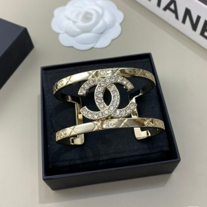 $32.00,Chanel Bracelet For Women # 295616