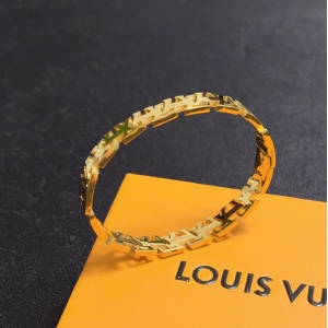 $32.00,Louis Vuitton Bangle For Women # 295636