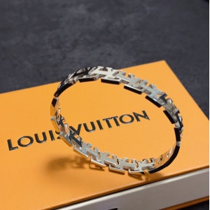 $32.00,Louis Vuitton Bangle For Women # 295637