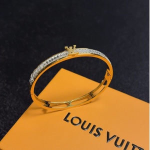 $32.00,Louis Vuitton Bangle For Women # 295644