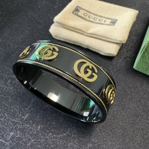$32.00,Gucci Bangle For Women # 295652