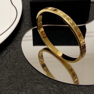 $29.00,Louis Vuitton Bangle For Women # 295686