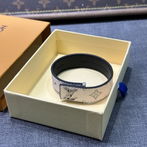 $29.00,Louis Vuitton Bangle For Women # 295735