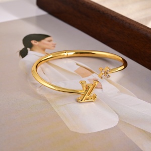 $29.00,Louis Vuitton Bangle For Women # 295741