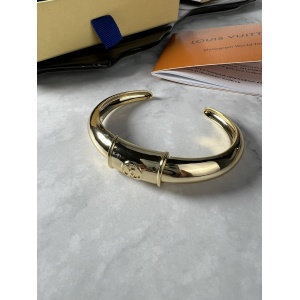 $29.00,Louis Vuitton Bangle For Women # 295743