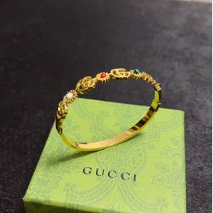 $29.00,Gucci Bangle For Women # 295757