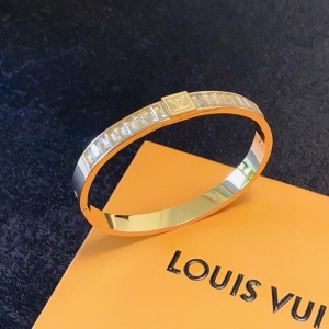 $29.00,Louis Vuitton Bangle For Women # 295771