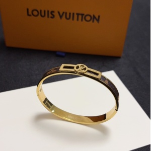 $29.00,Louis Vuitton Bangle For Women # 295775