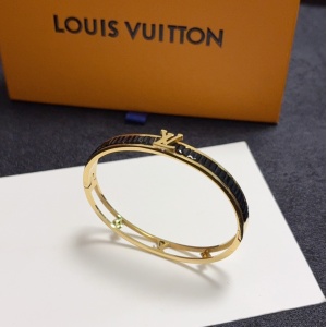 $29.00,Louis Vuitton Bangle For Women # 295828