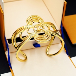$29.00,Louis Vuitton Bangle For Women # 295838