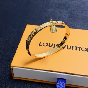 $29.00,Chanel Bangle For Women # 295843