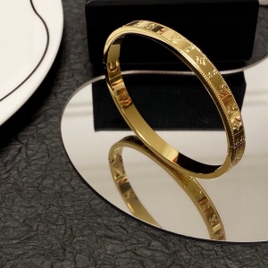 $29.00,Louis Vuitton Bangle For Women # 295904