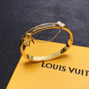 $29.00,Louis Vuitton Bangle For Women # 295911