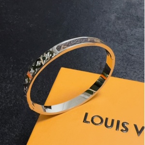 $29.00,Louis Vuitton Bangle For Women # 295941