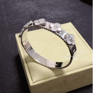 $29.00,VanCleef&Arpels Bangle For Women # 295953