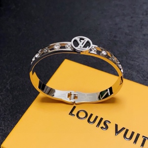 $29.00,Louis Vuitton Bangle For Women # 295975