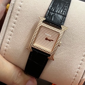 $125.00,Hermès Heure H watch # 296243