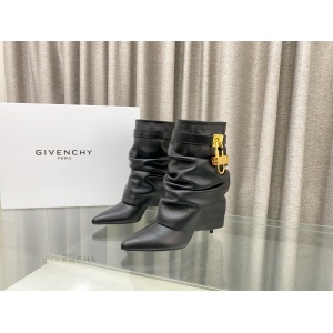 $165.00,Givenchy Boots For Women # 296459