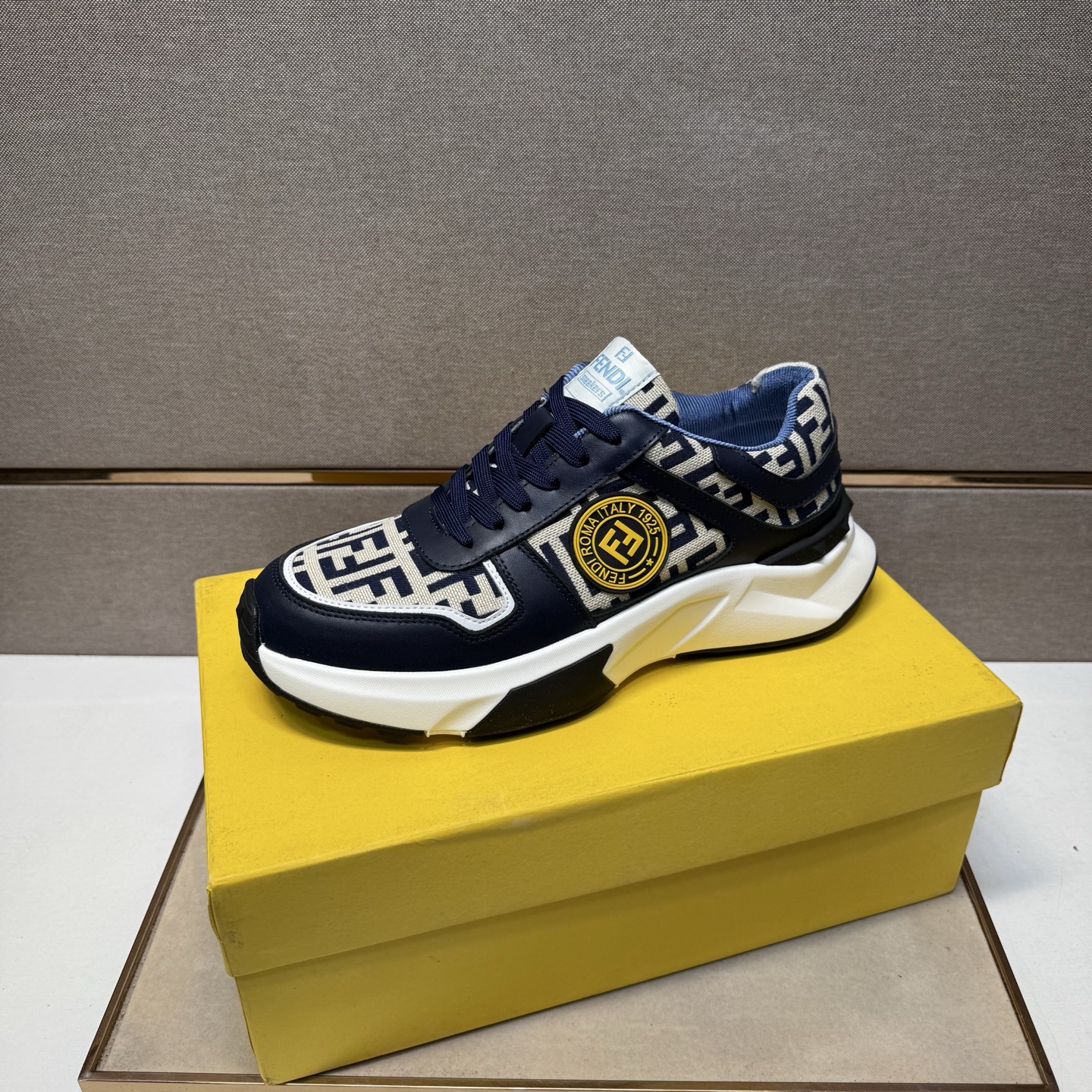 Fendi Casual Sneakers For Men # 295291
