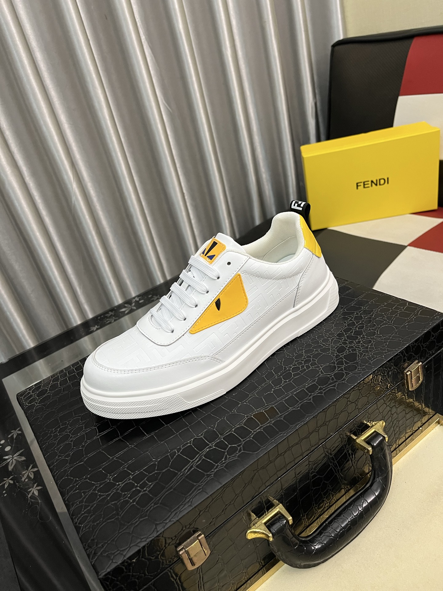 Fendi Casual Sneakers For Men # 295292