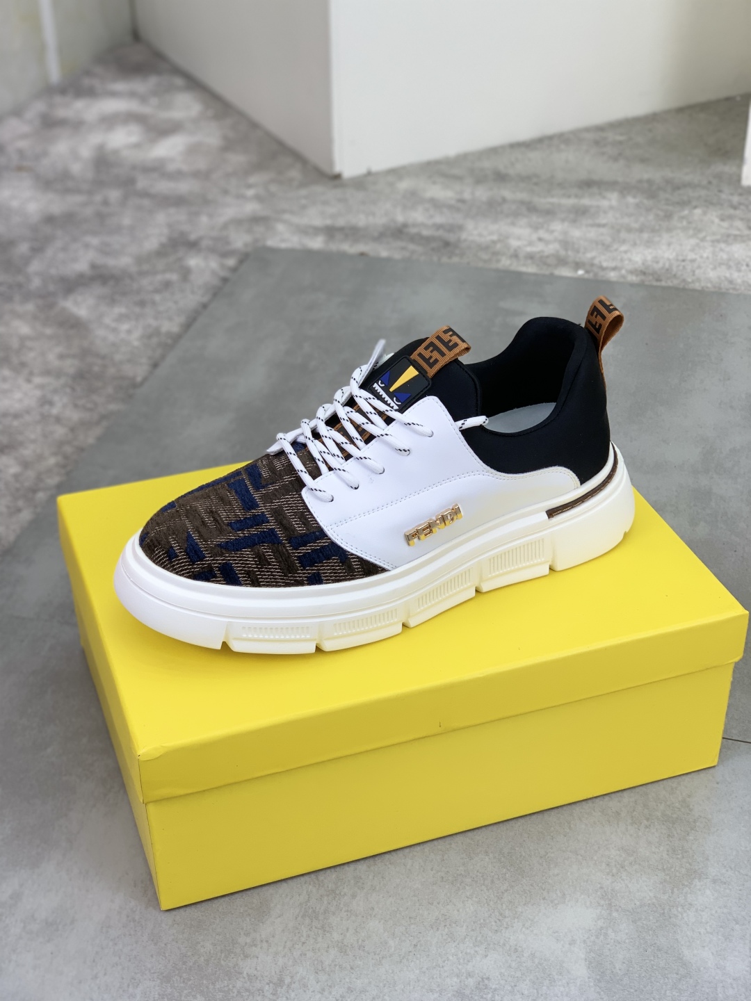 Fendi Casual Sneakers For Men # 295298