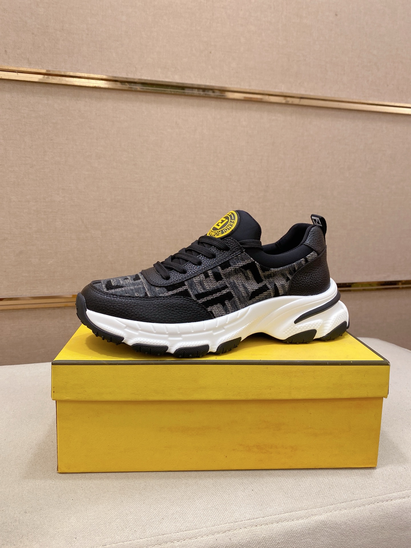 Fendi Casual Sneakers For Men # 295302