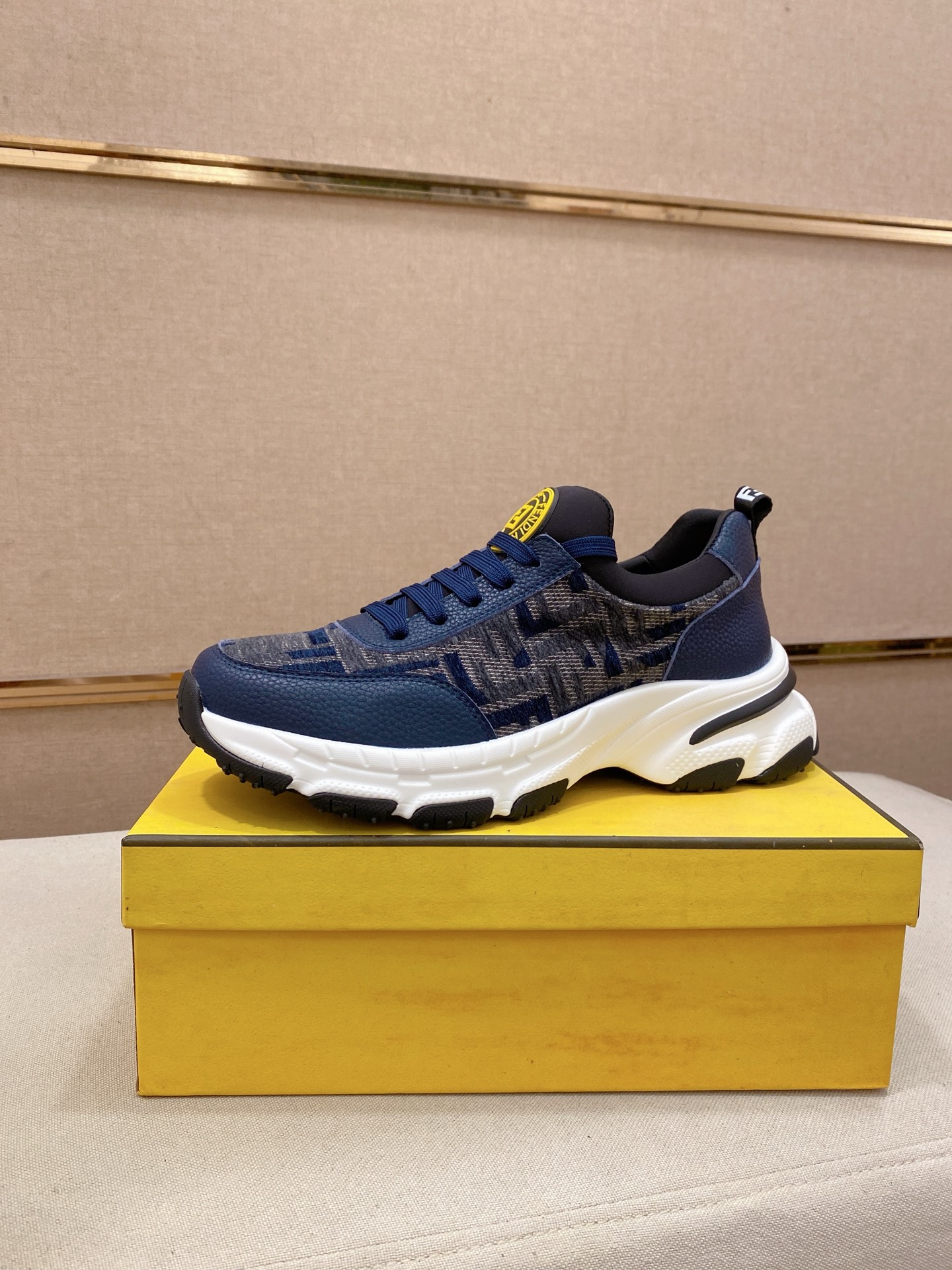 Fendi Casual Sneakers For Men # 295303
