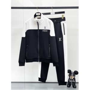 $89.00,Louis Vuitton Tracksuits For Men # 297154