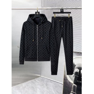 $89.00,Louis Vuitton Tracksuits For Men # 297181