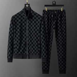 $89.00,Louis Vuitton Tracksuits For Men # 297186
