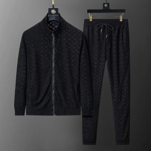 $89.00,Louis Vuitton Tracksuits For Men # 297206