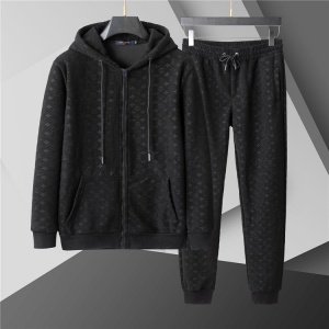 $89.00,Louis Vuitton Tracksuits For Men # 297216