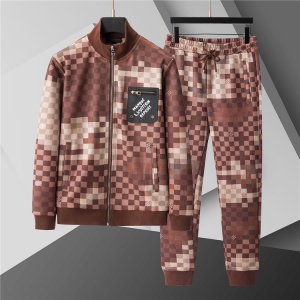$89.00,Louis Vuitton Tracksuits For Men # 297237