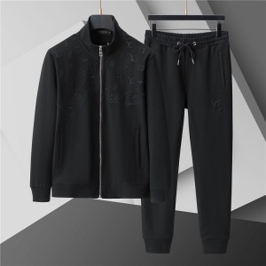 $89.00,Louis Vuitton Tracksuits For Men # 297260