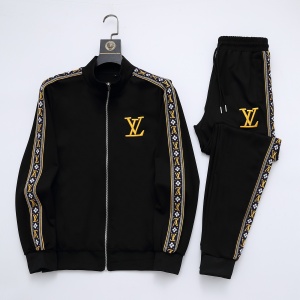 $89.00,Gucci Tracksuits For Men # 297289