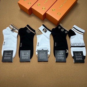 $27.00,Louis Vuitton Socks  # 298110