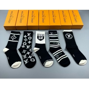 $27.00,Louis Vuitton Socks  # 298124