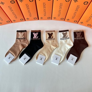 $27.00,Louis Vuitton Socks  # 298138