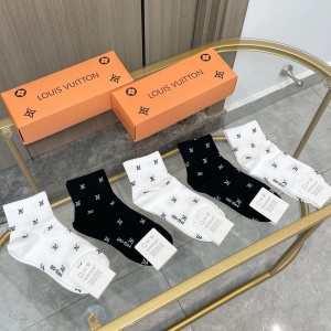 $27.00,Louis Vuitton Socks  # 298150
