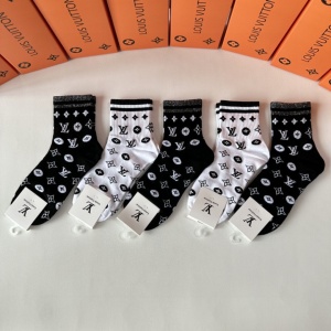 $27.00,Louis Vuitton Socks For Women # 298235