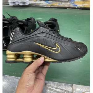 $68.00,Nike Shox R4 Sneaker Unisex # 298251