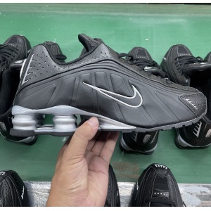 $68.00,Nike Shox R4 Sneaker Unisex # 298253