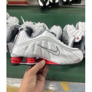 $68.00,Nike Shox R4 Sneaker Unisex # 298257