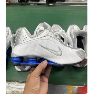 $68.00,Nike Shox R4 Sneaker Unisex # 298258