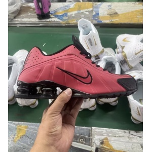 $68.00,Nike Shox R4 Sneaker Unisex # 298265