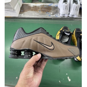 $69.00,Nike Shox R4 Sneaker Unisex # 298277