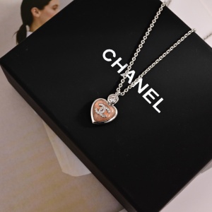 $27.00,Chanel Necklace  # 298356